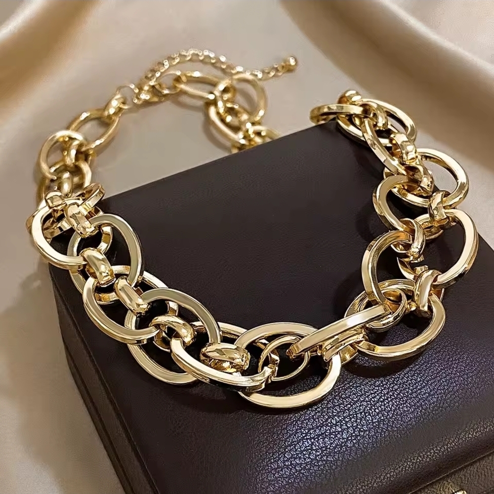 Polished Gold Chunky Link Necklace - Picture 3 of 6